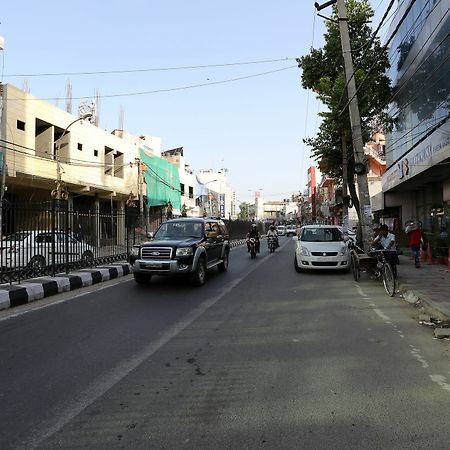 Hotel Aero Stay Új-Delhi Kültér fotó
