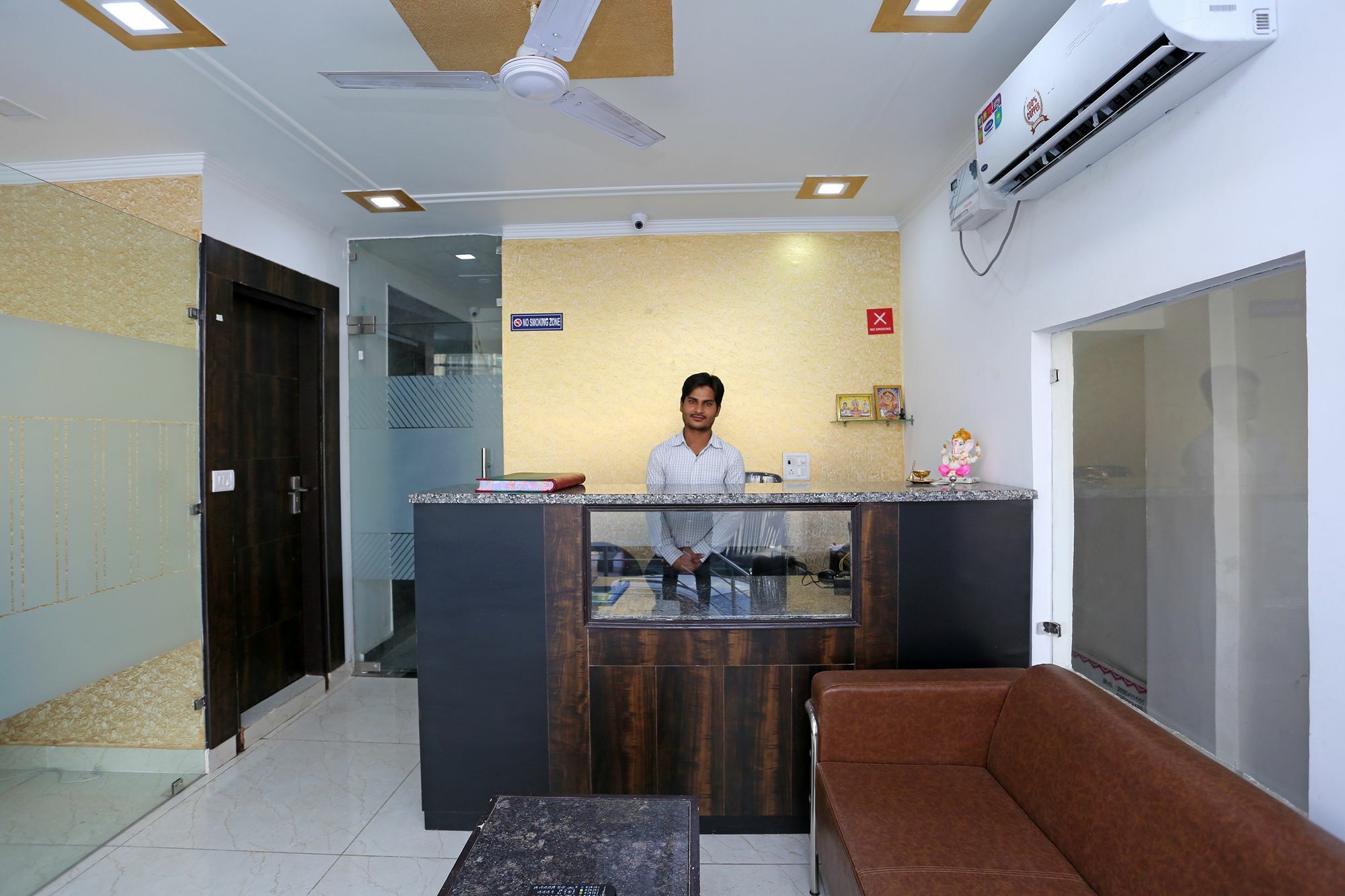 Hotel Aero Stay Új-Delhi Kültér fotó